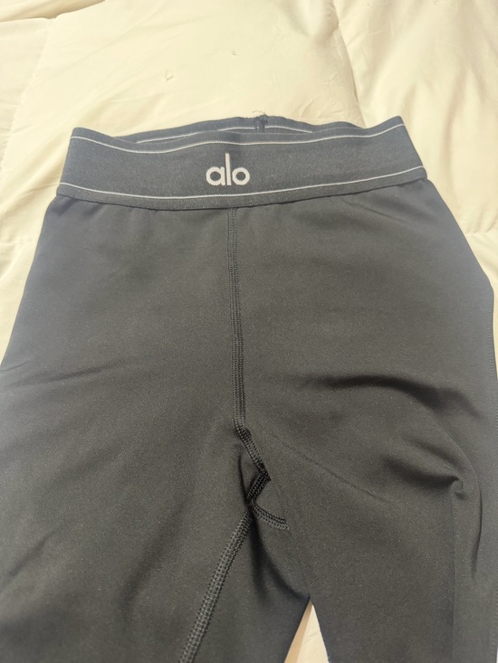 ALO Yoga Pants - ALO Yoga Black Leggings with Branded Waistband